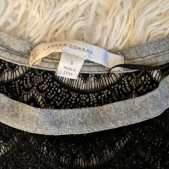 Gray sweater with eyelash detail - Picture 2 of 3